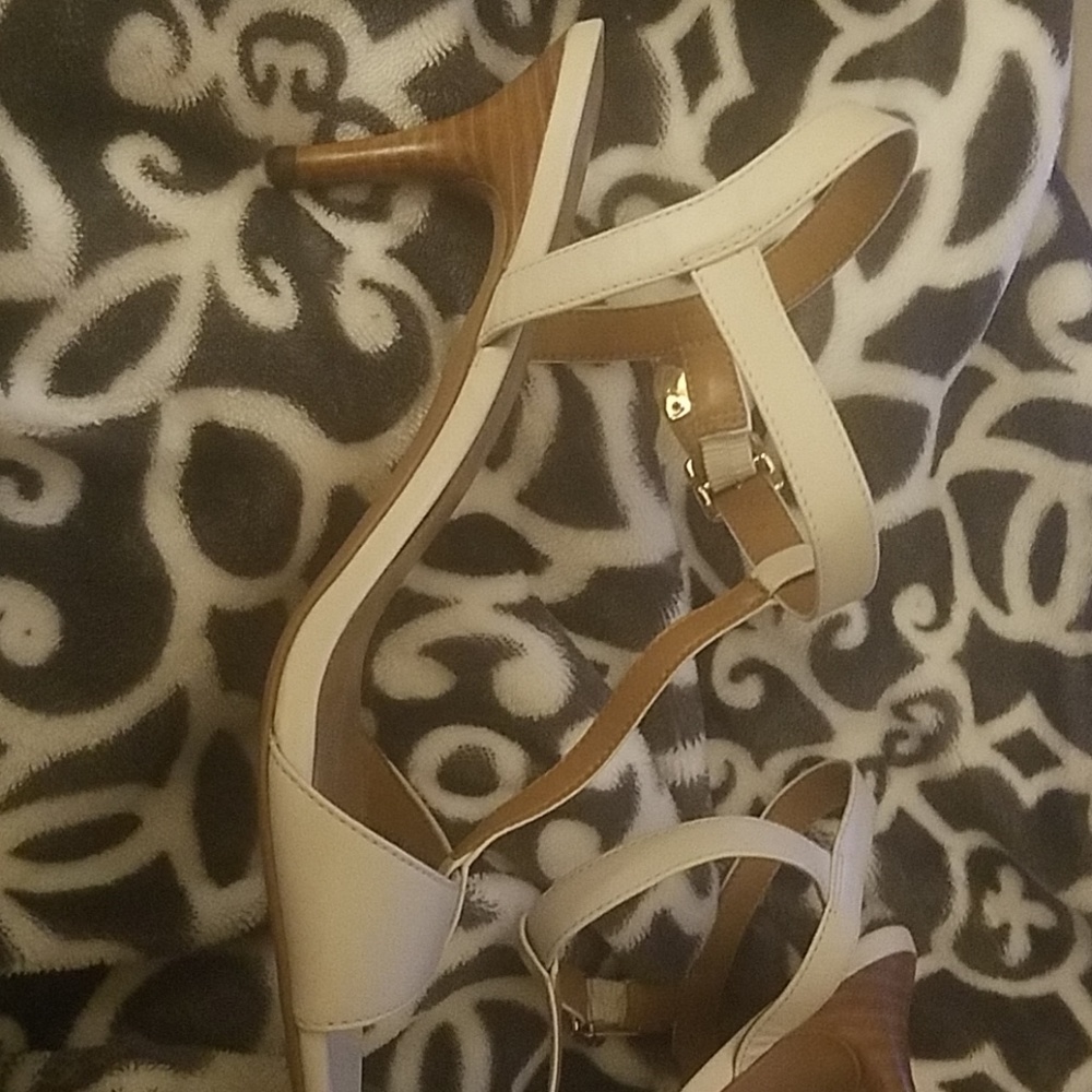 Coach Chalk starpy 7.5 B 3" heels - Picture 4 of 6